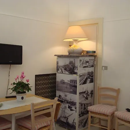 Villino Caproni * Viareggio