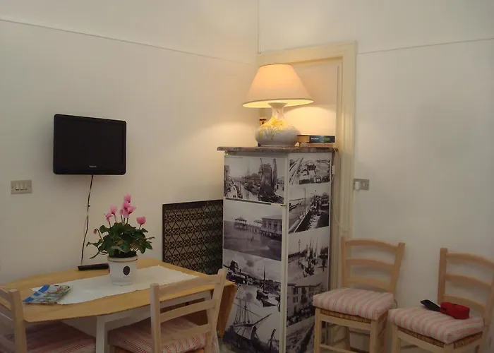 Villino Caproni * В'яреджо